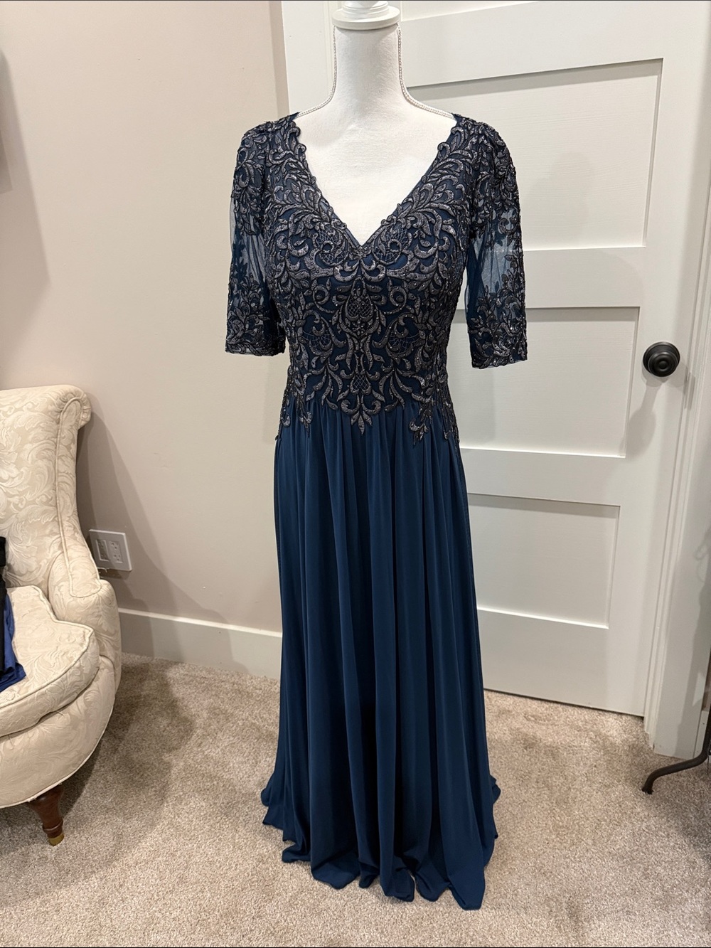 Navy Lace Appliqué V-Neck Short Sleeve Evening Gown